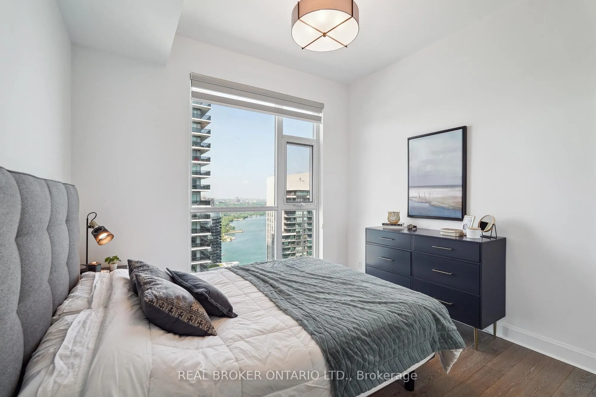 33 Shore Breeze Drive, #3704