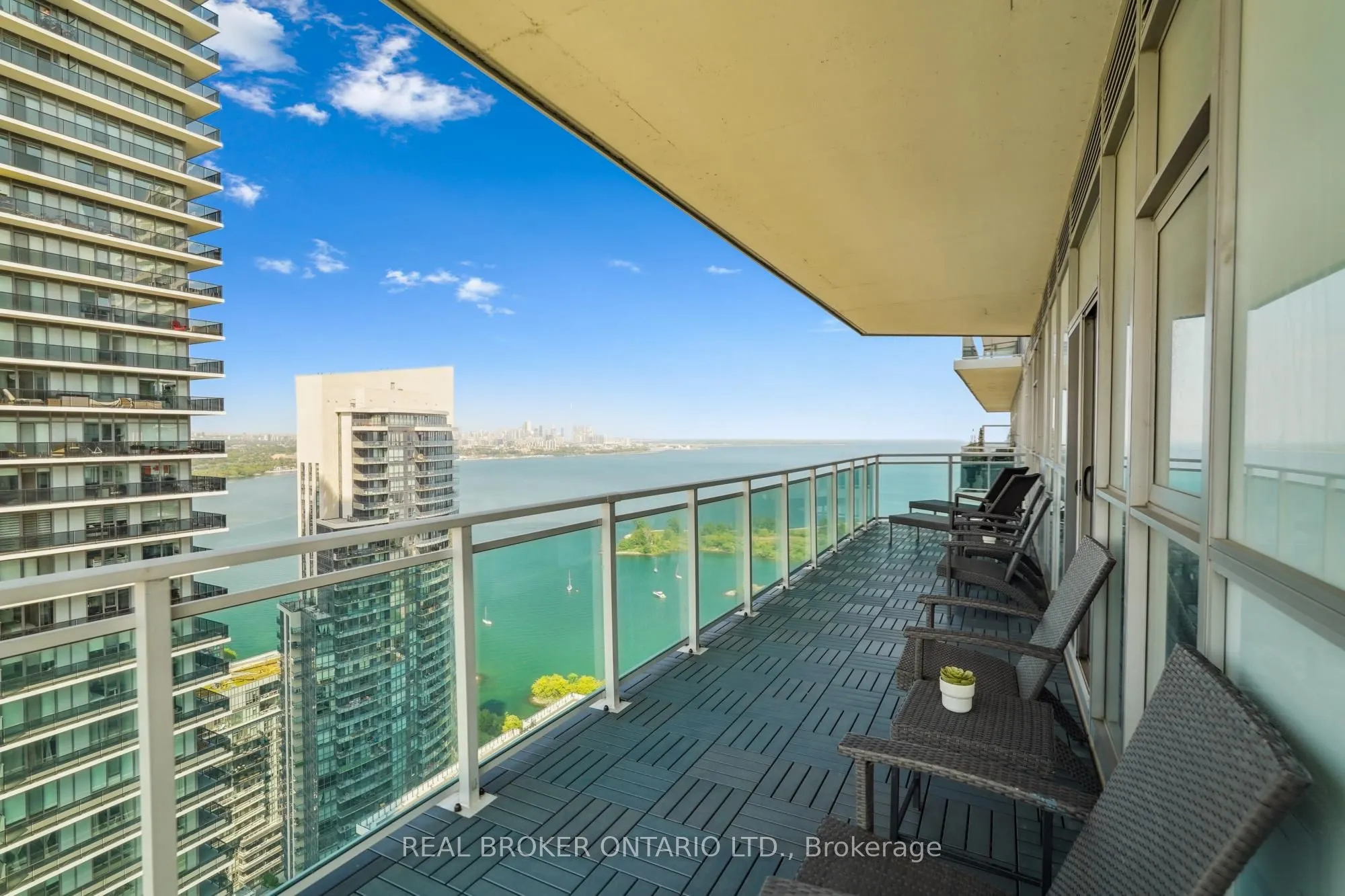 33 Shore Breeze Drive, #3704