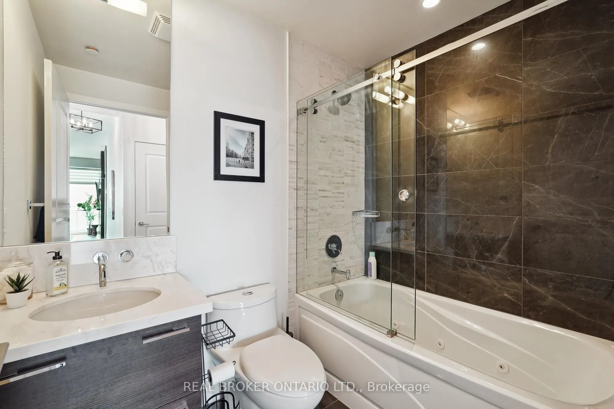 33 Shore Breeze Drive, #3704