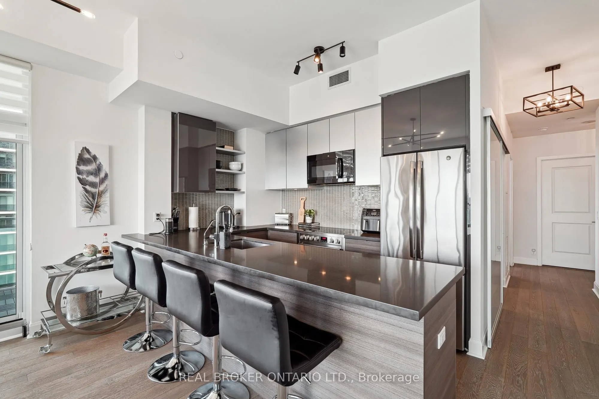 33 Shore Breeze Drive, #3704