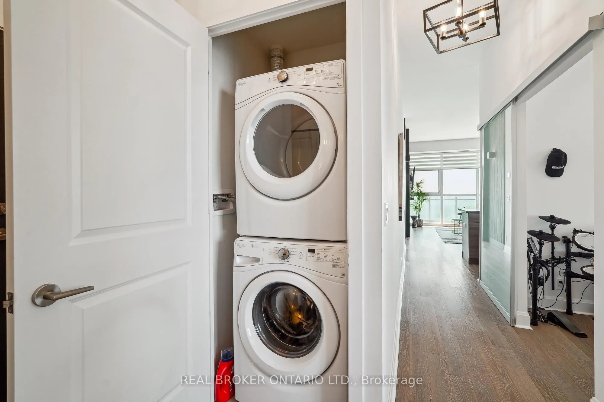 33 Shore Breeze Drive, #3704