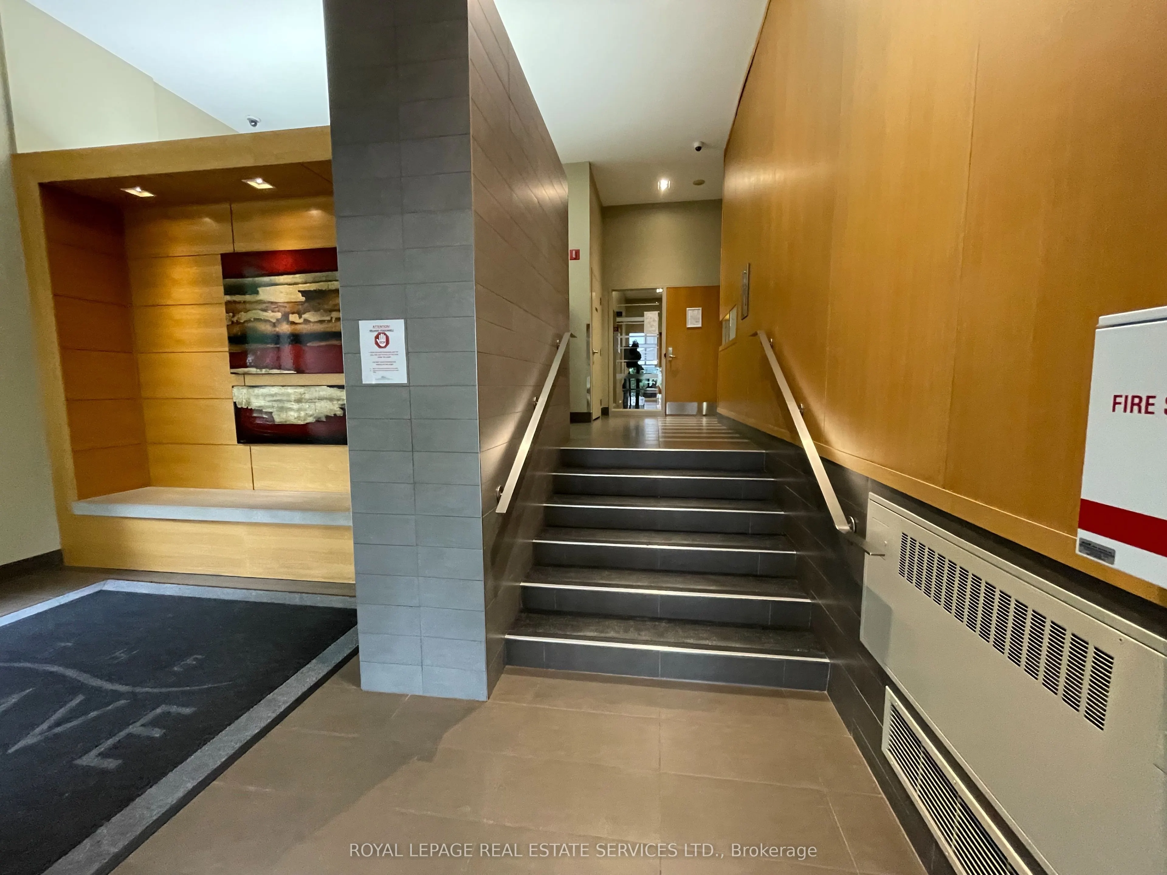 4 Elsinore Path, #1105