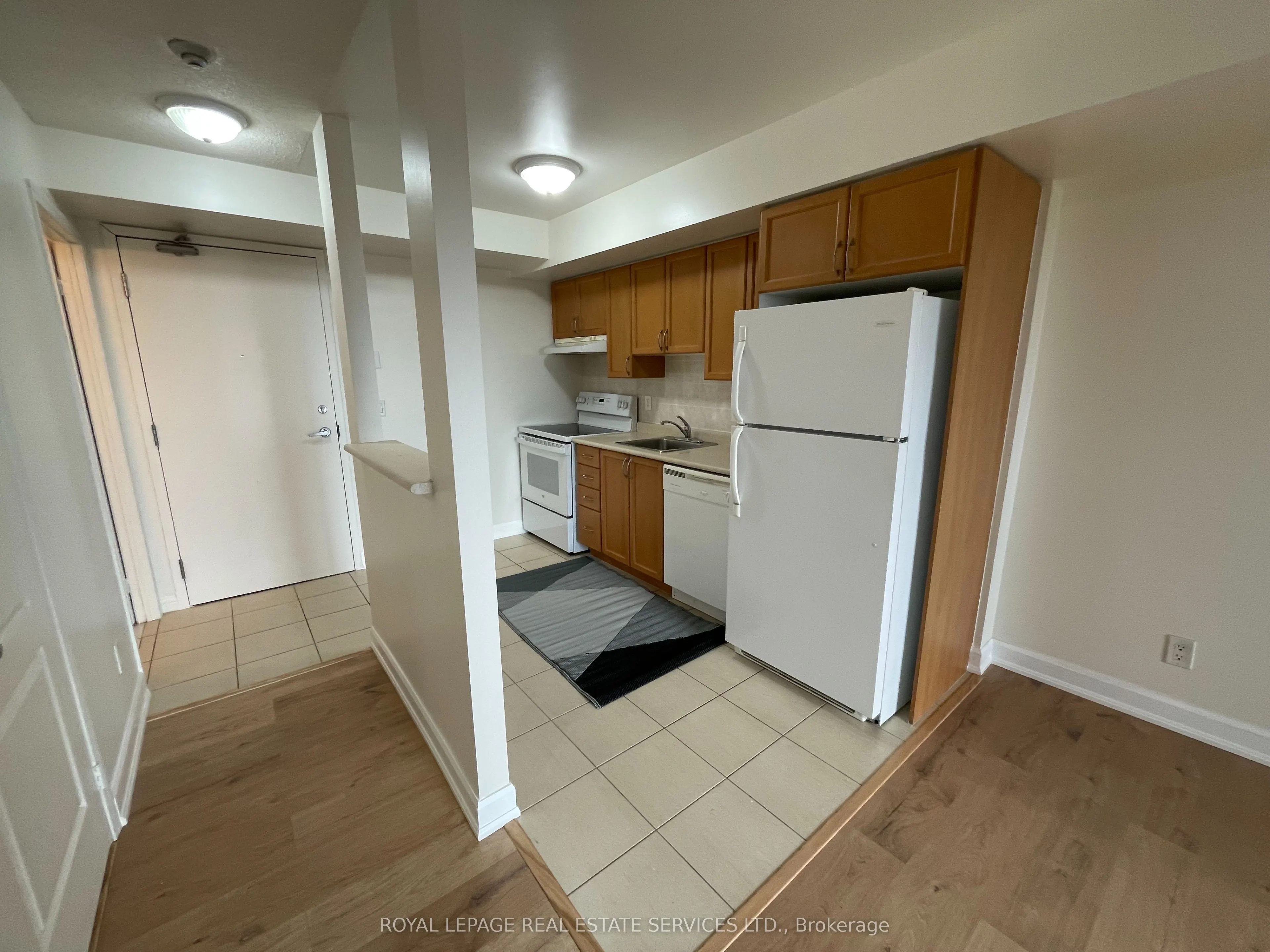 4 Elsinore Path, #1105