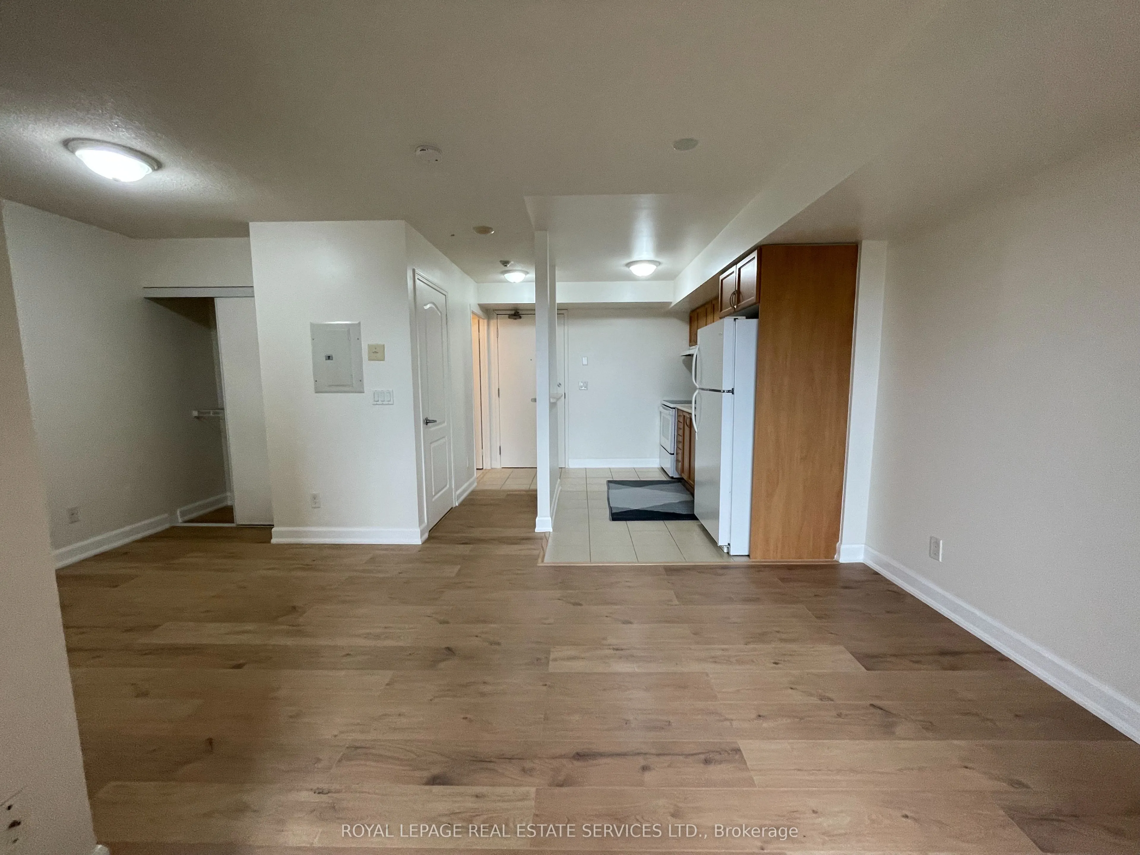4 Elsinore Path, #1105