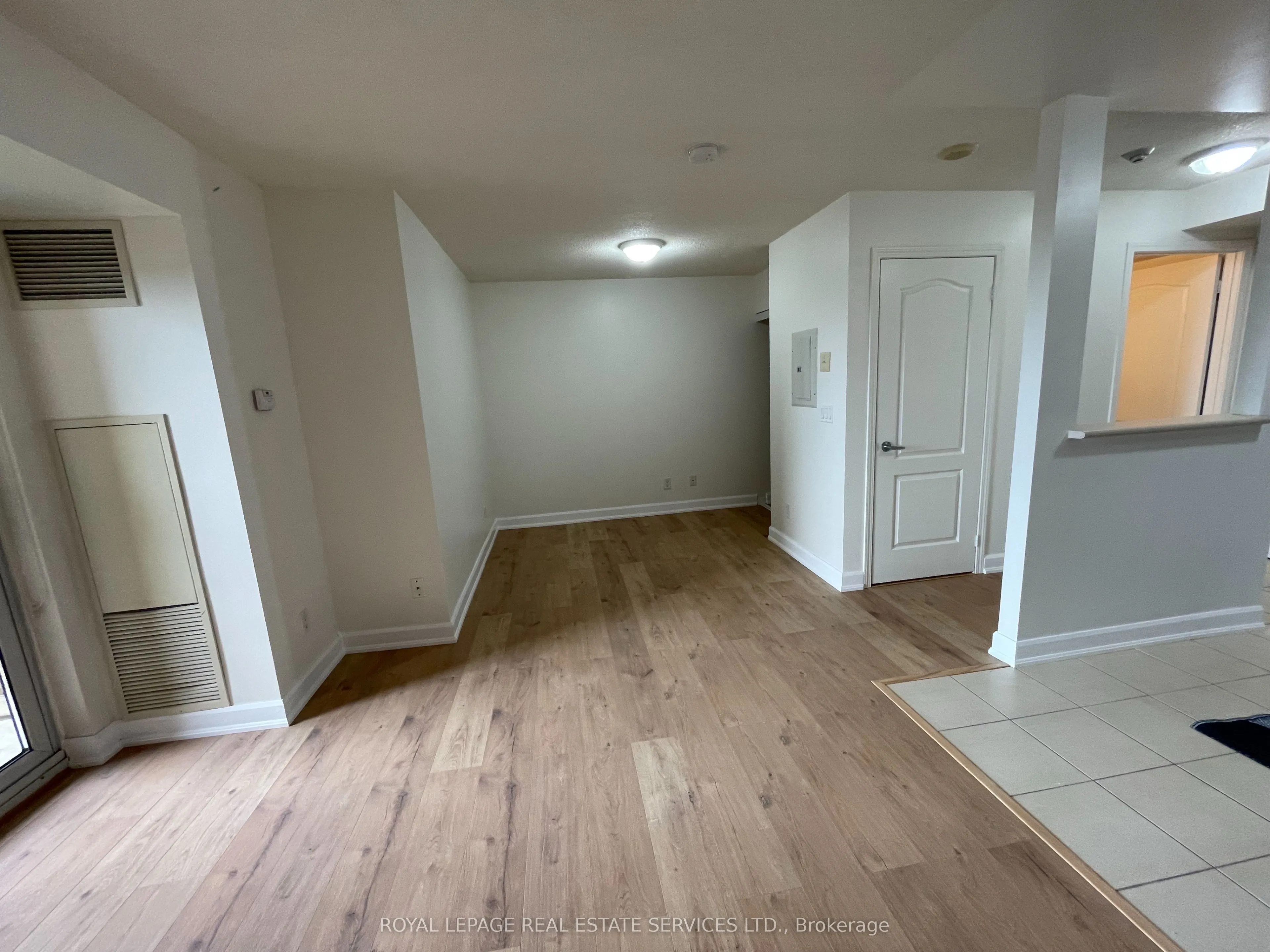 4 Elsinore Path, #1105