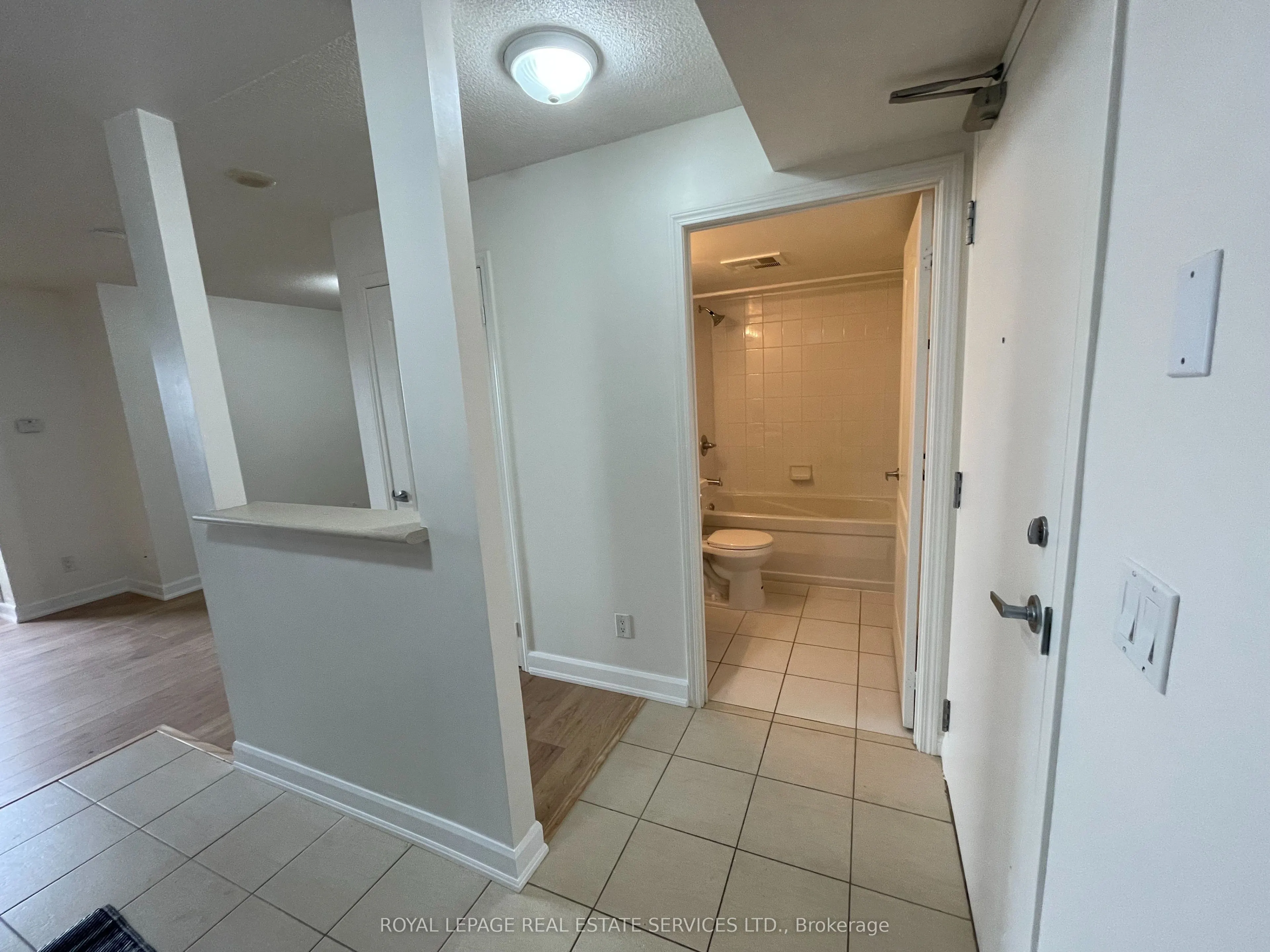 4 Elsinore Path, #1105