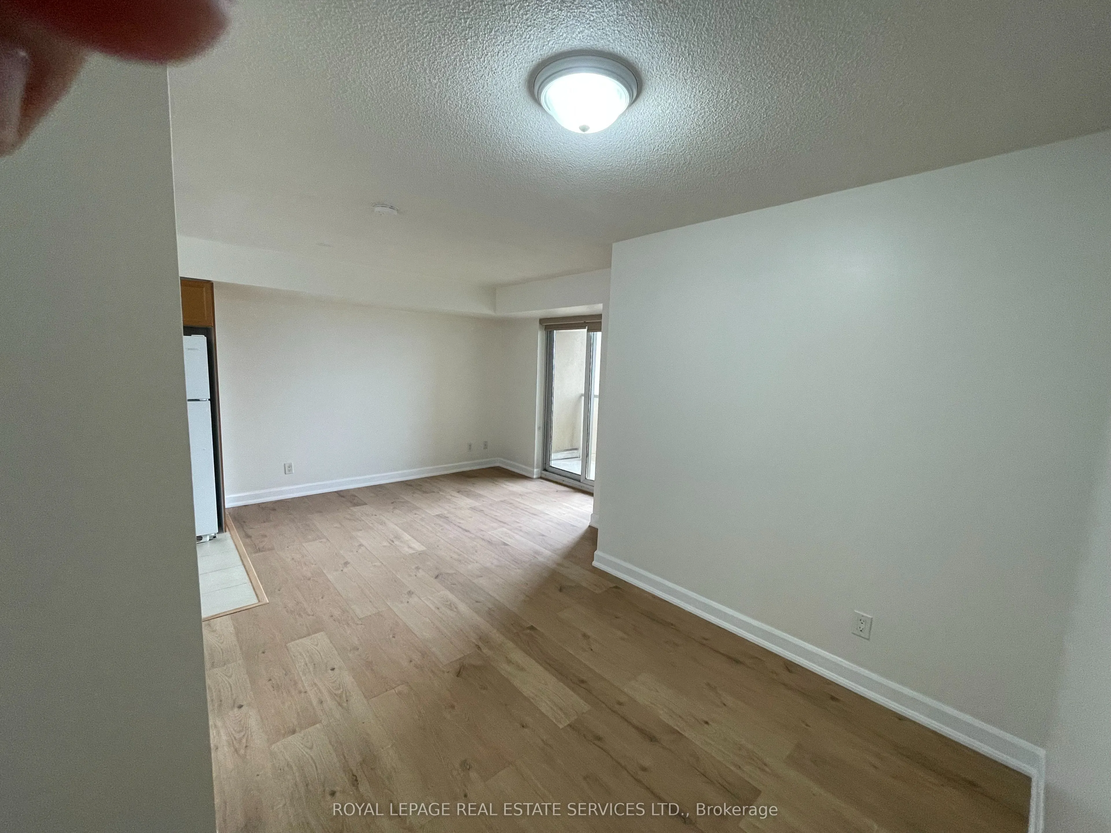4 Elsinore Path, #1105