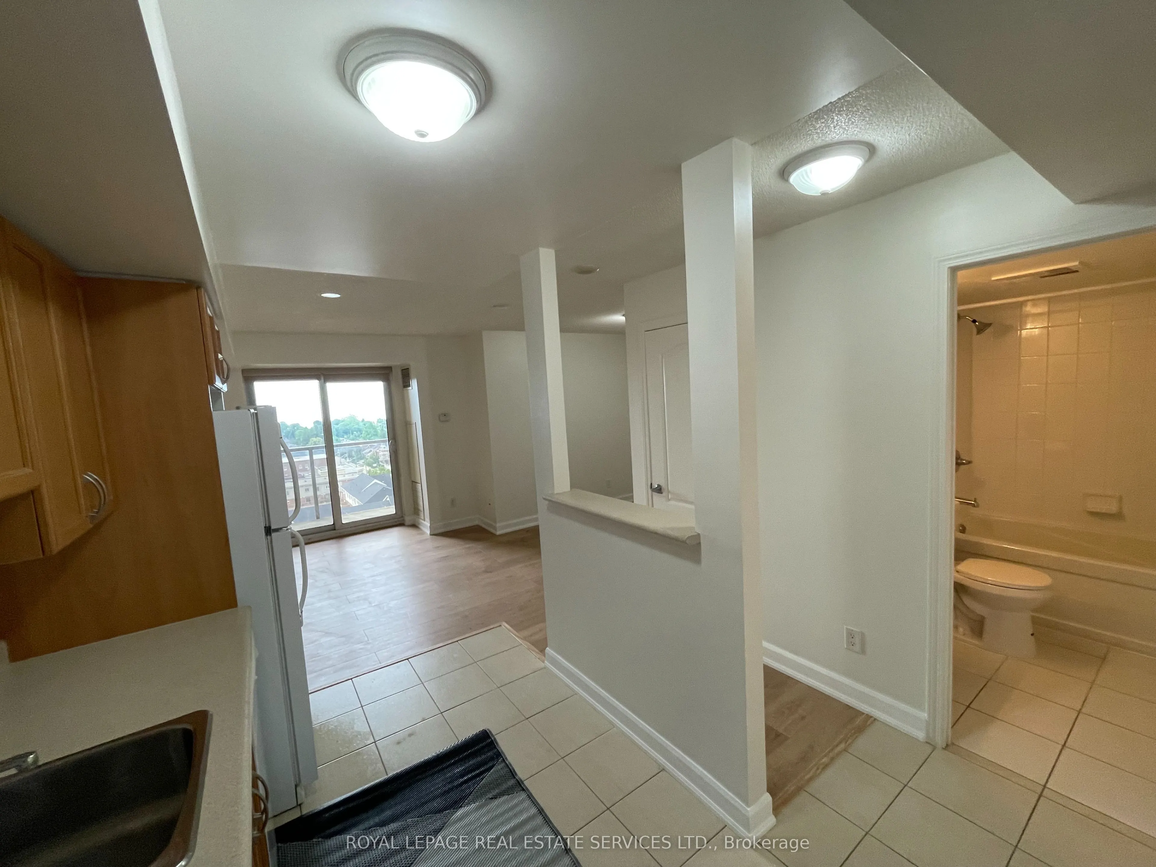 4 Elsinore Path, #1105