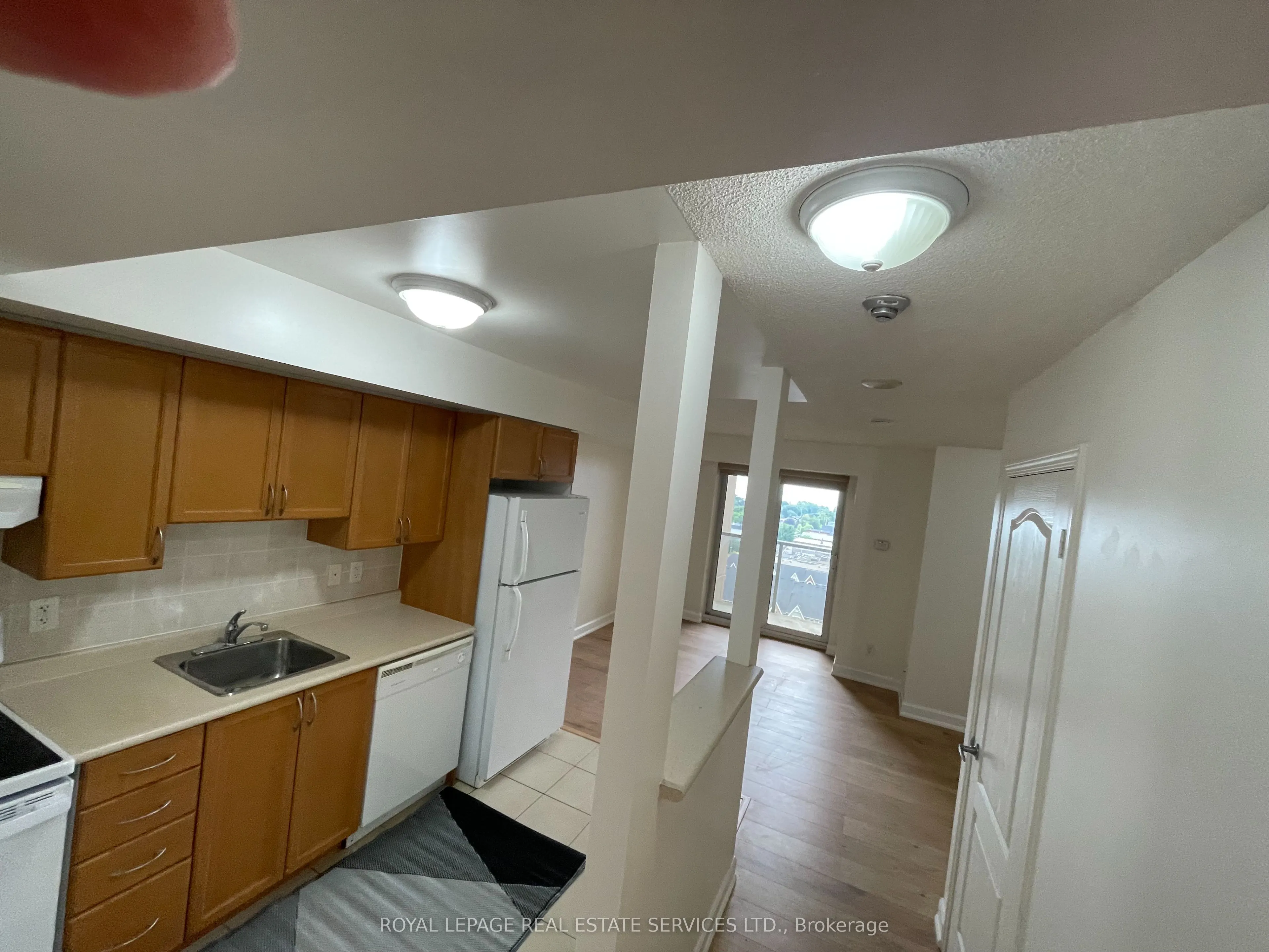 4 Elsinore Path, #1105