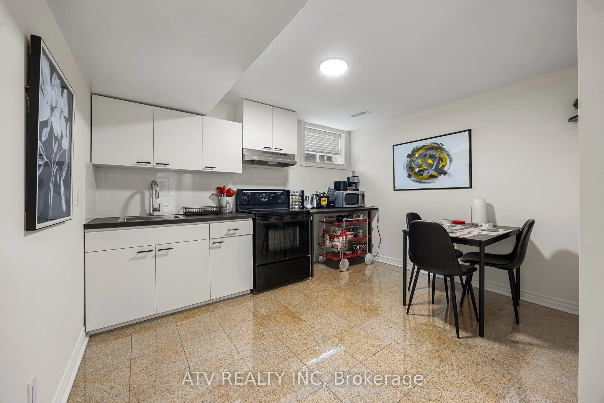 31 Shaver Avenue S