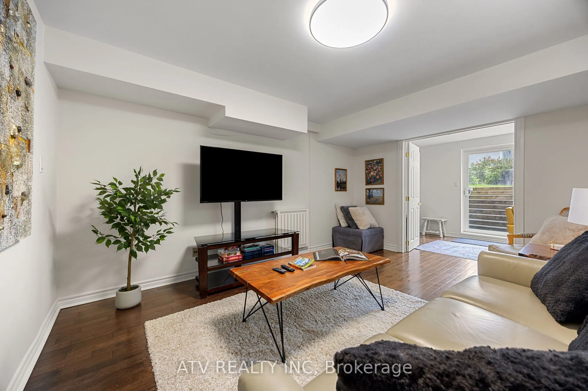 31 Shaver Avenue S