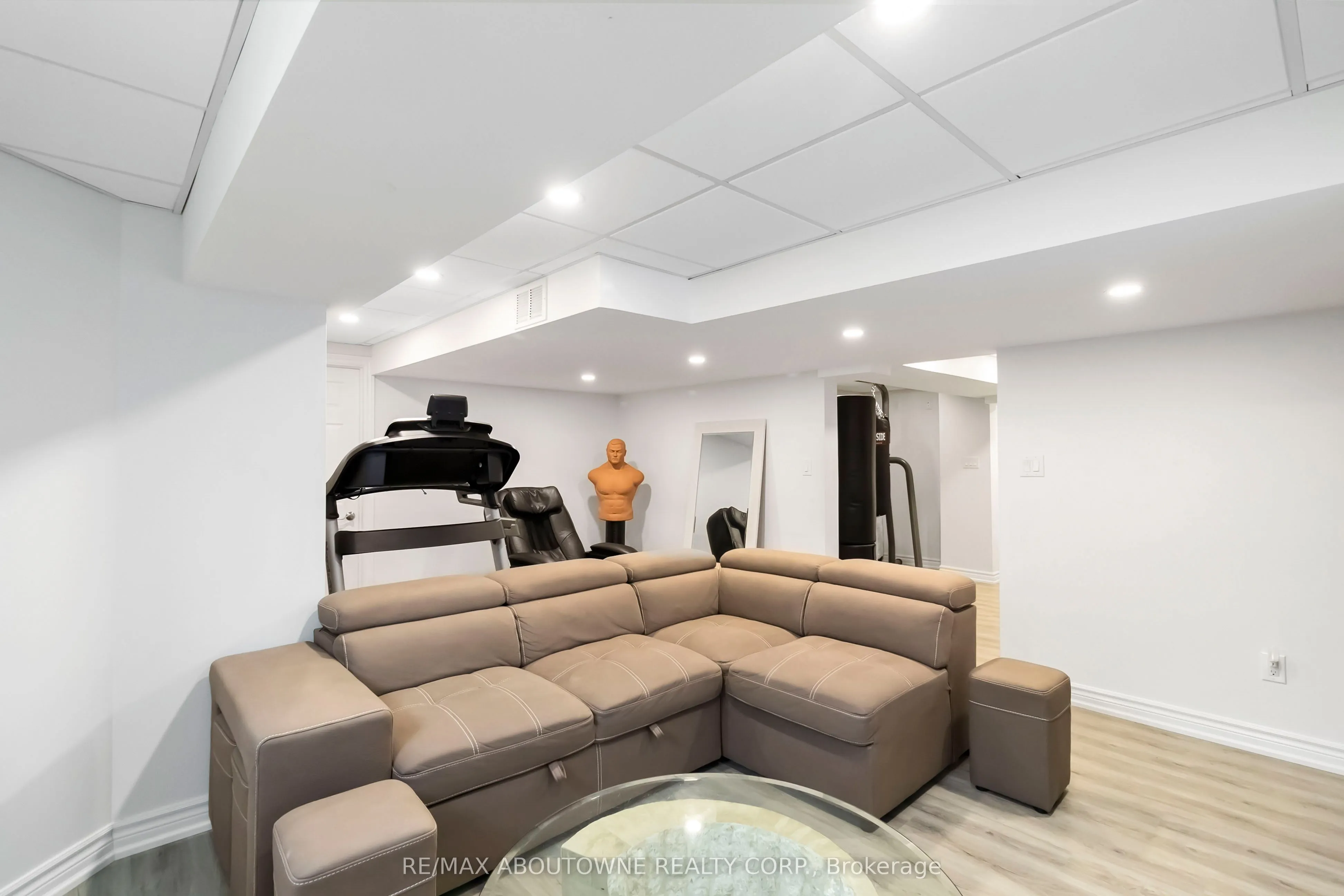 2286 Dunforest Crescent