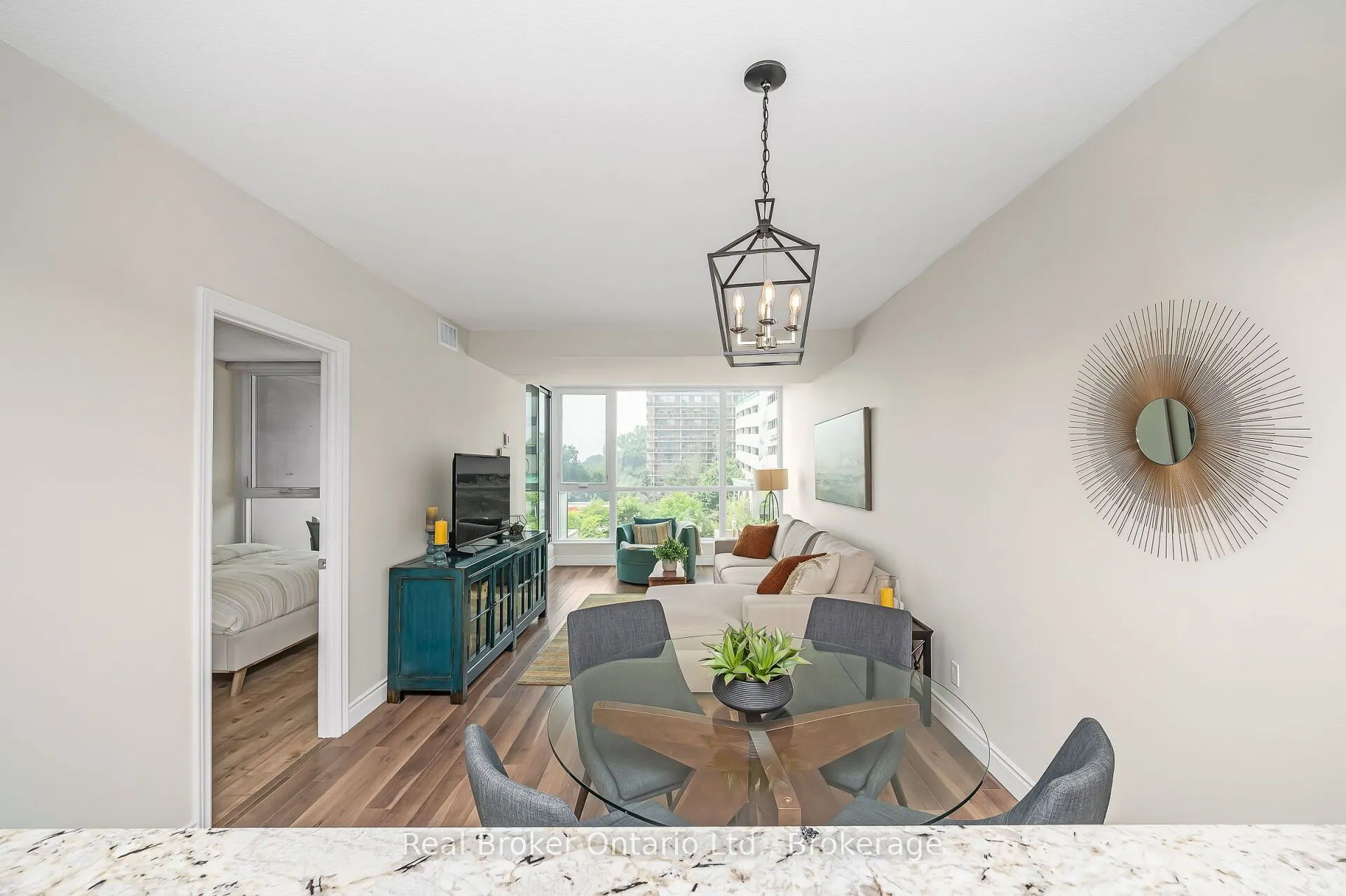415 Locust Street, #406