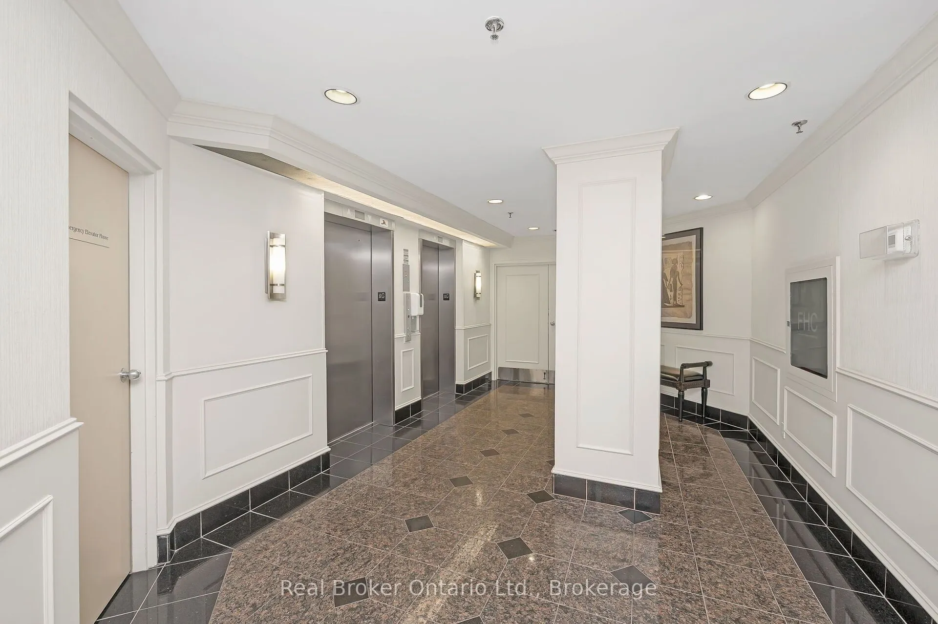415 Locust Street, #406