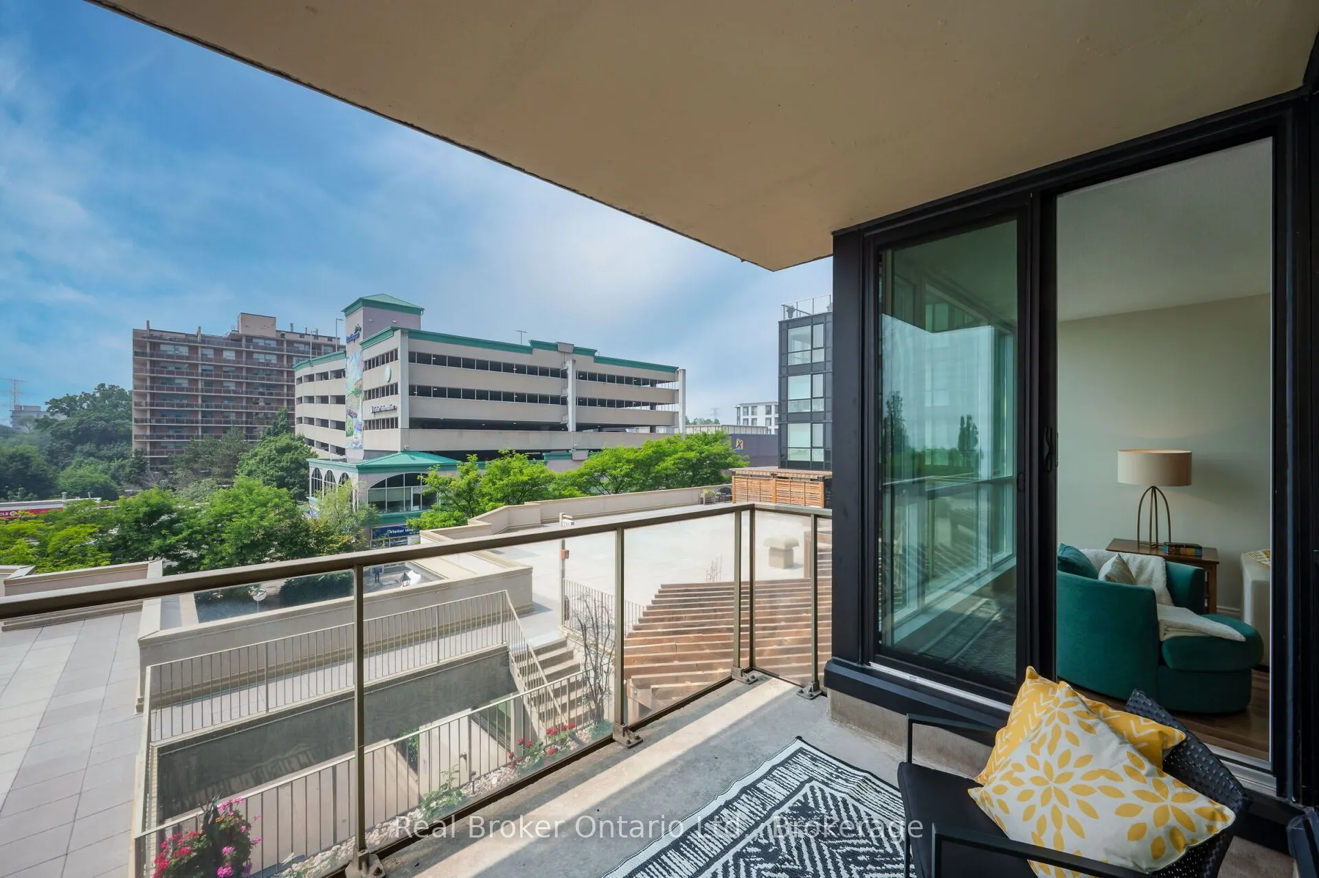415 Locust Street, #406
