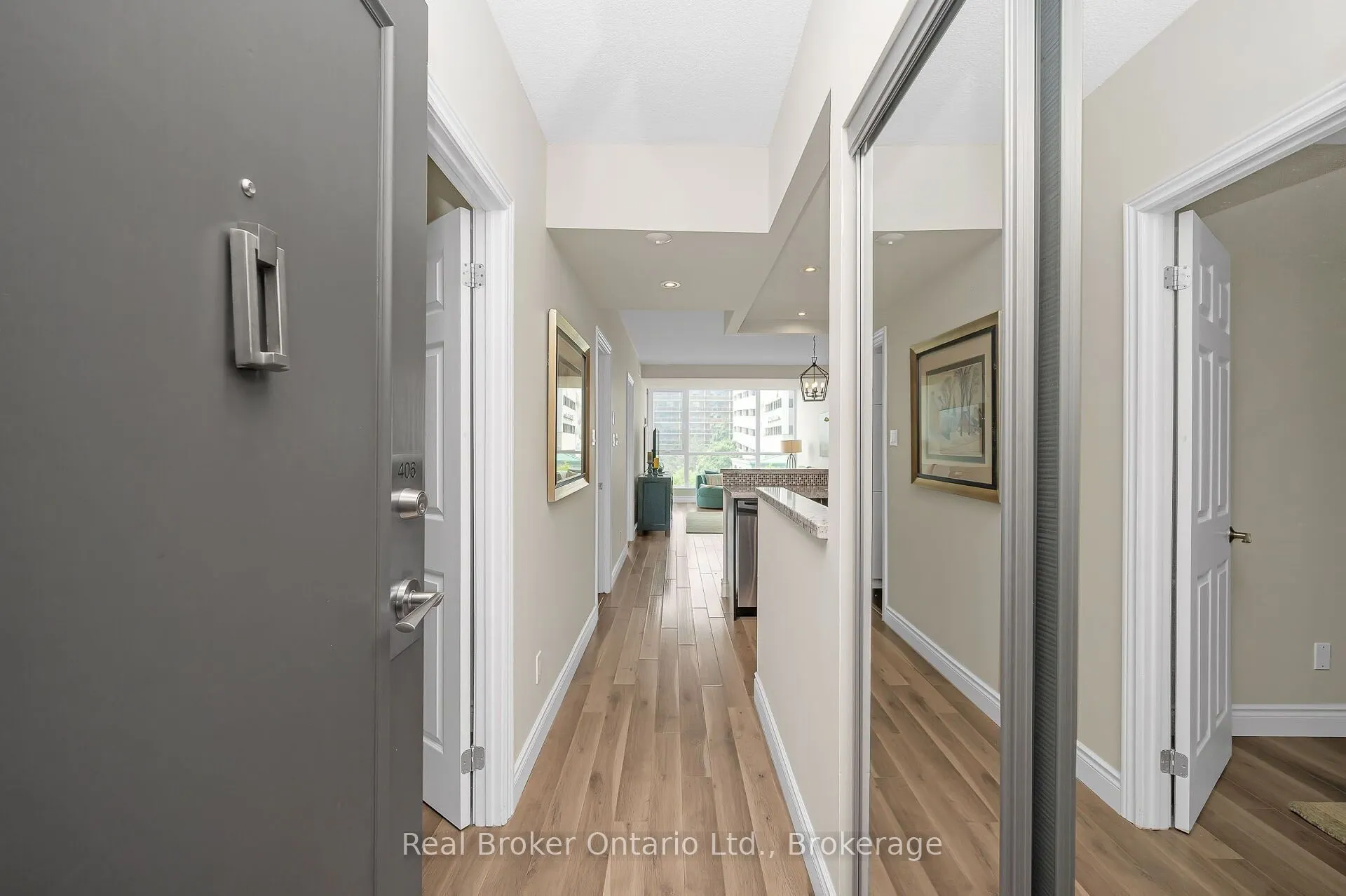 415 Locust Street, #406