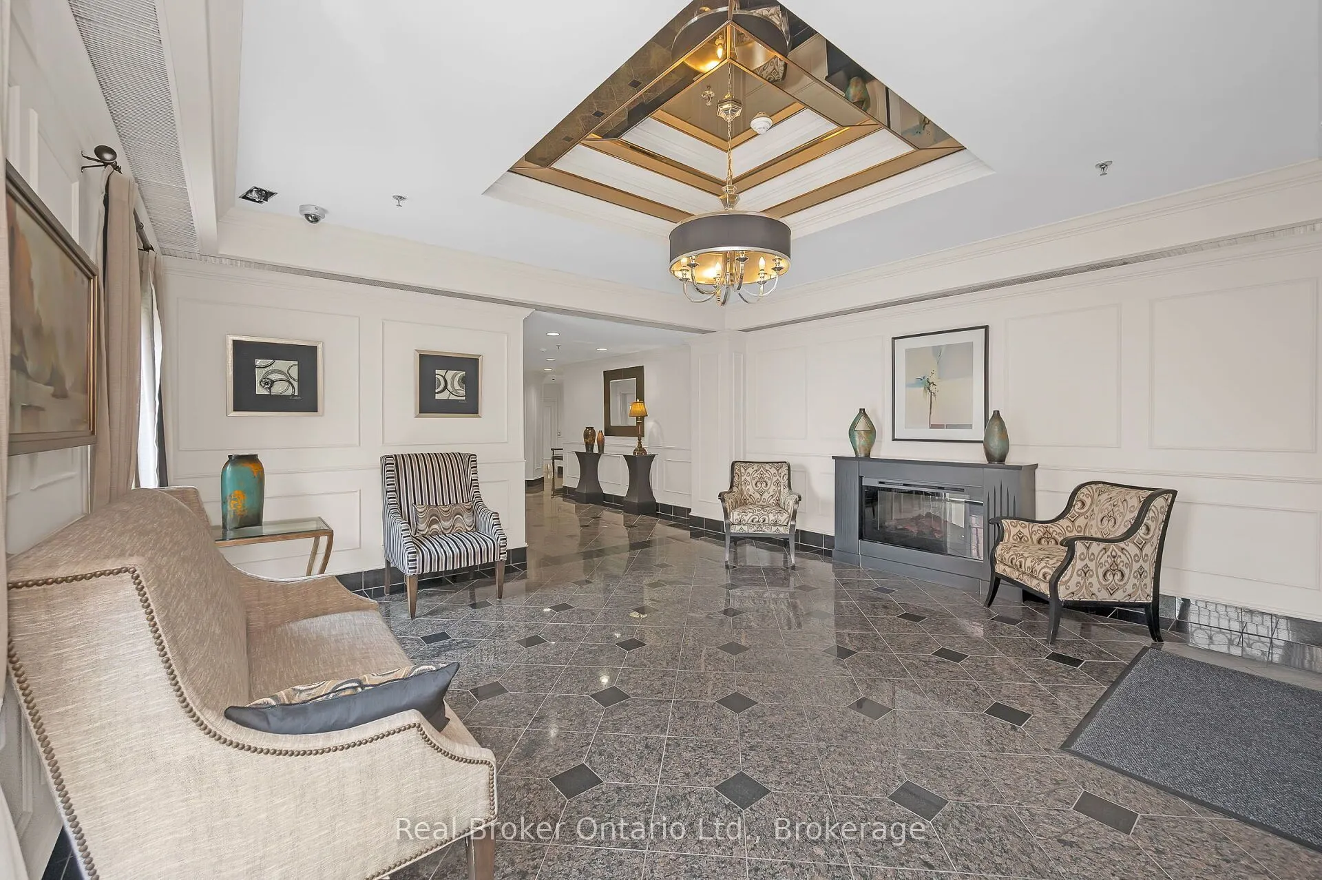 415 Locust Street, #406