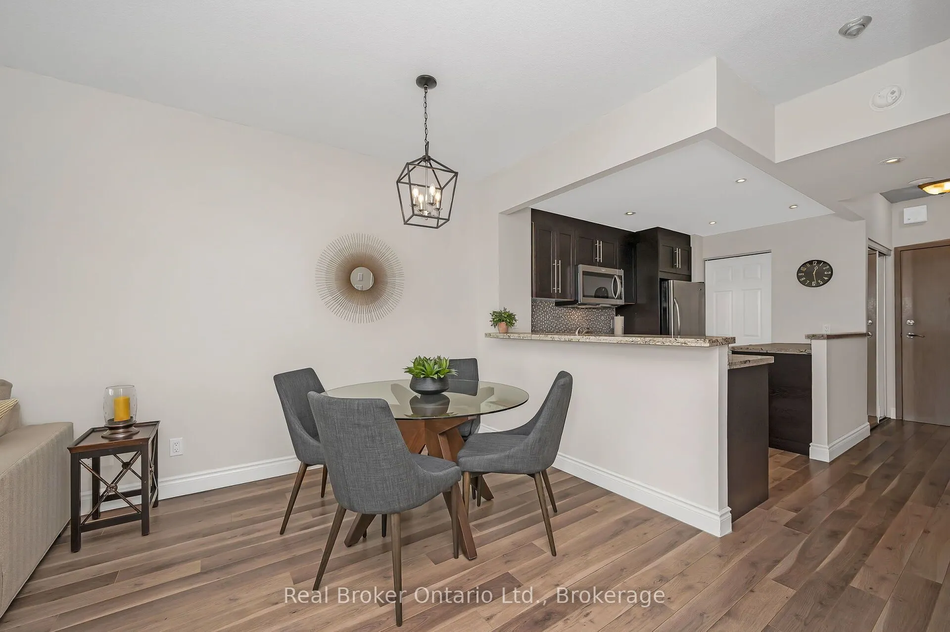 415 Locust Street, #406
