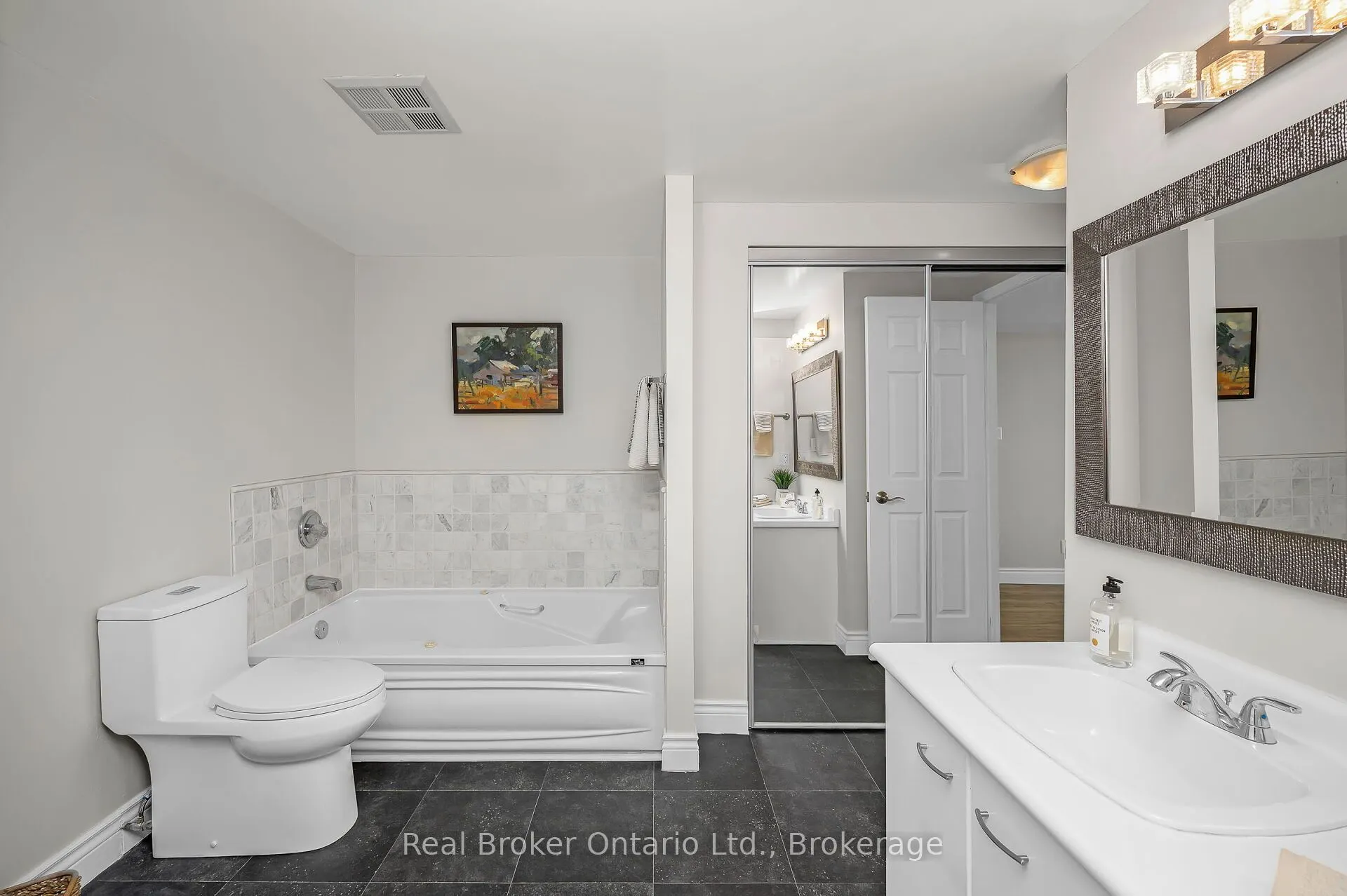 415 Locust Street, #406