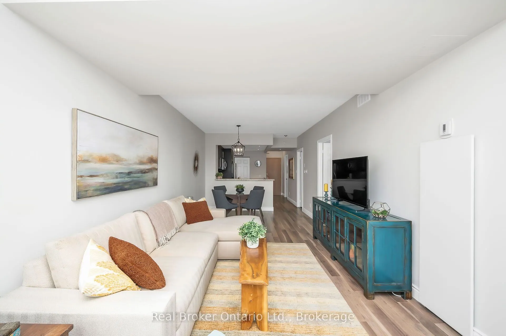 415 Locust Street, #406