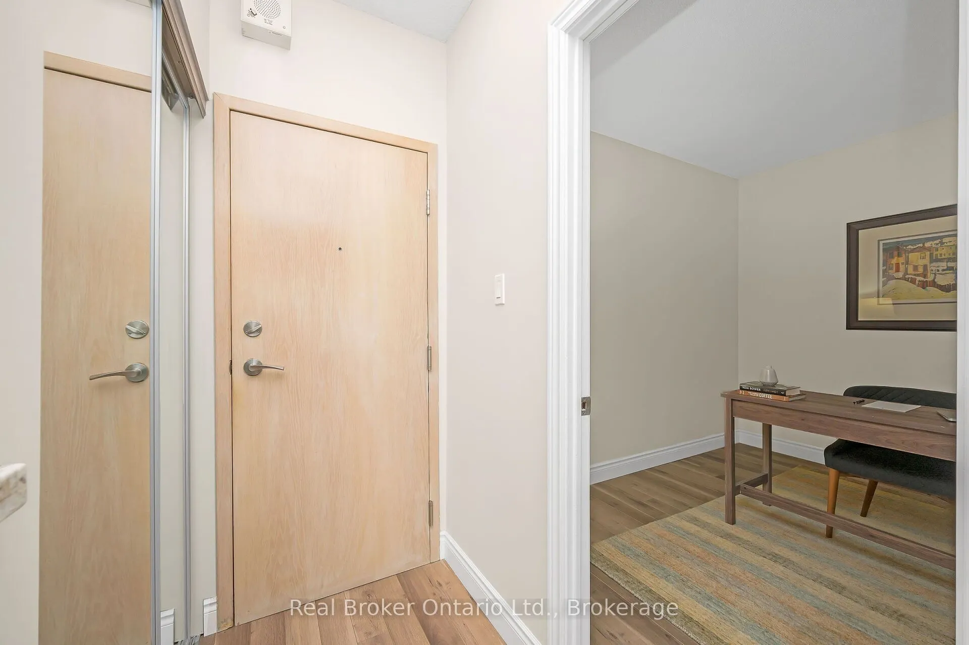 415 Locust Street, #406