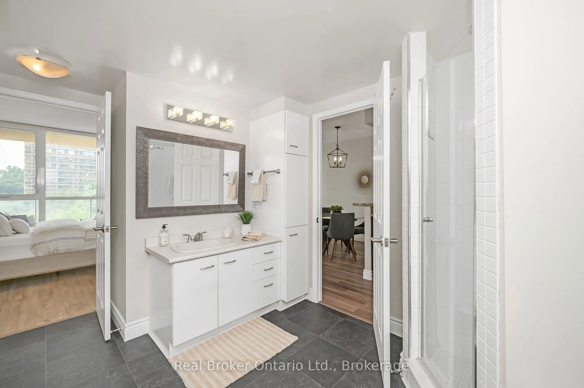 415 Locust Street, #406