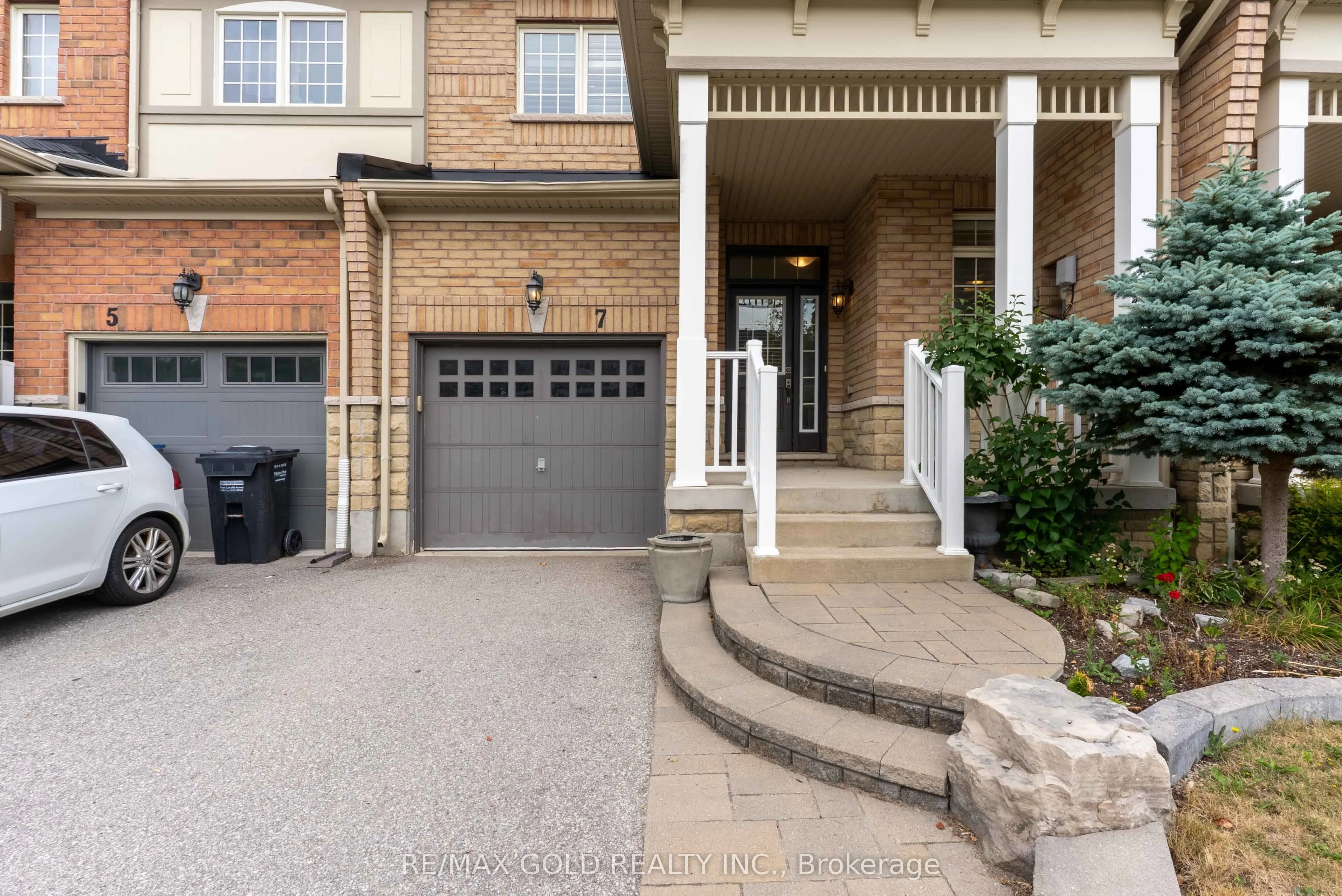 7 Mccardy Court