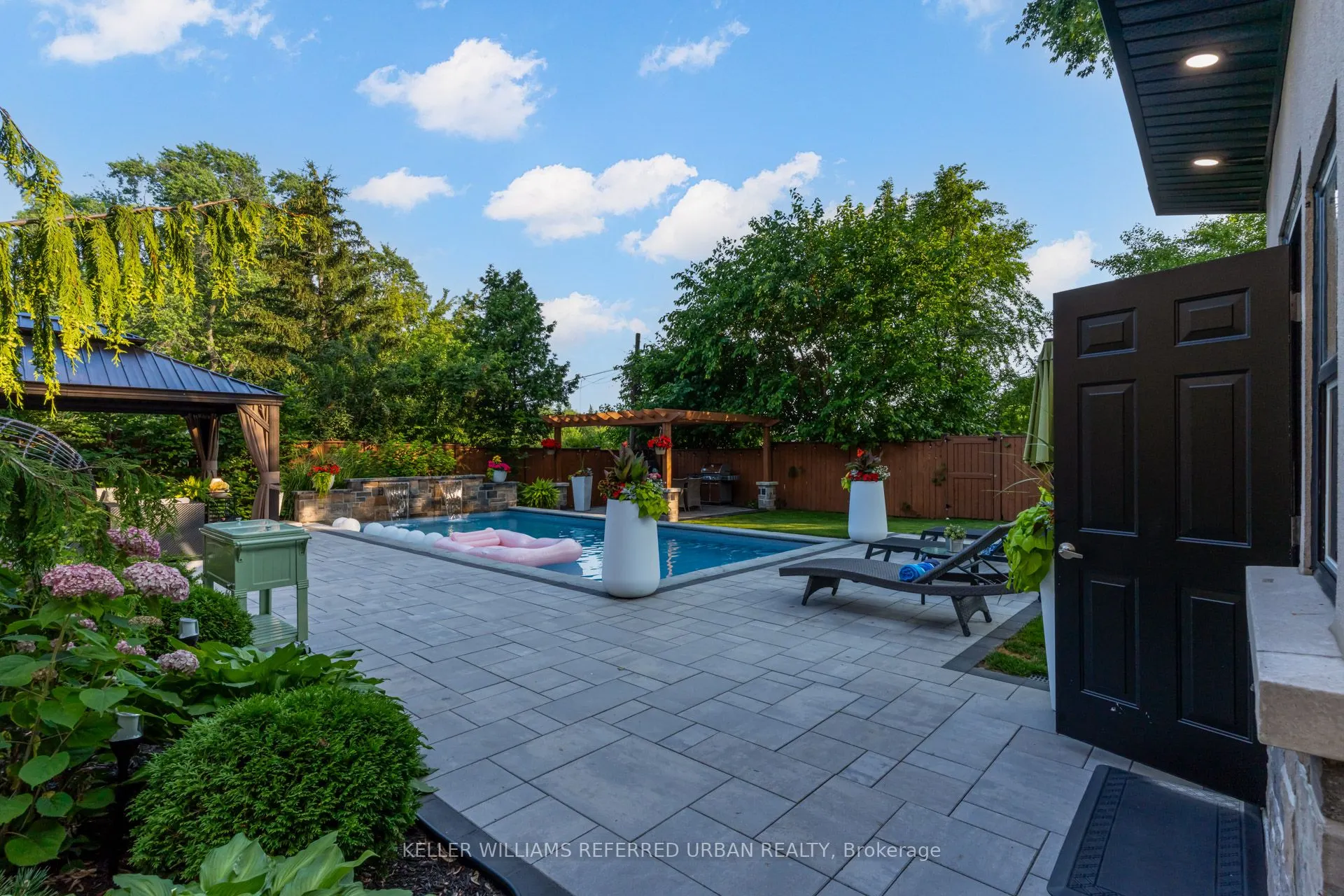 1376 Applewood Road