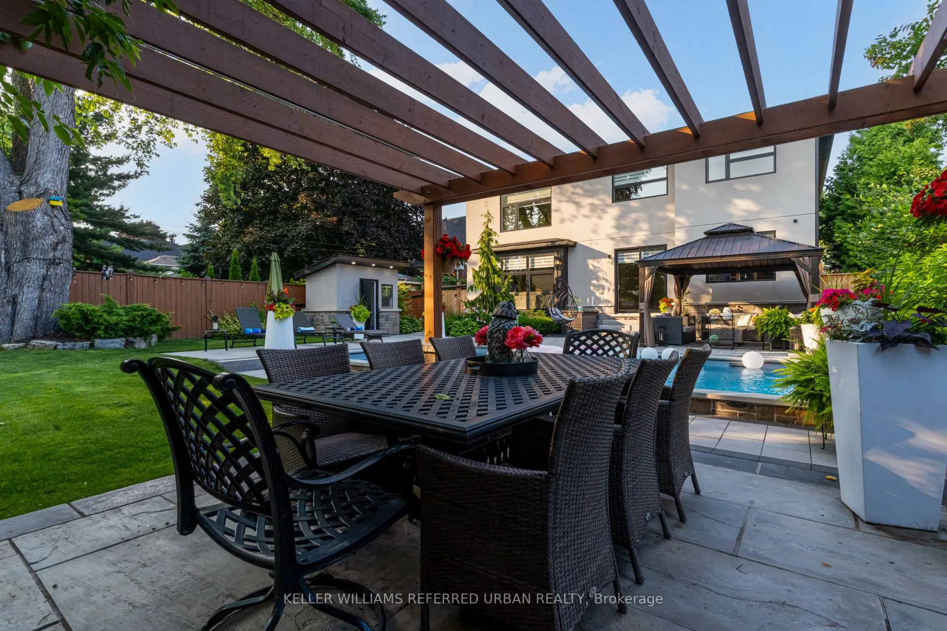 1376 Applewood Road