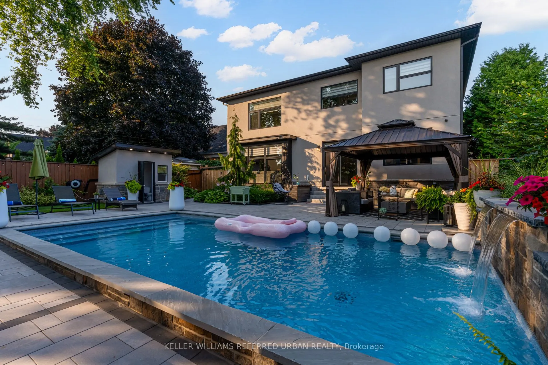 1376 Applewood Road