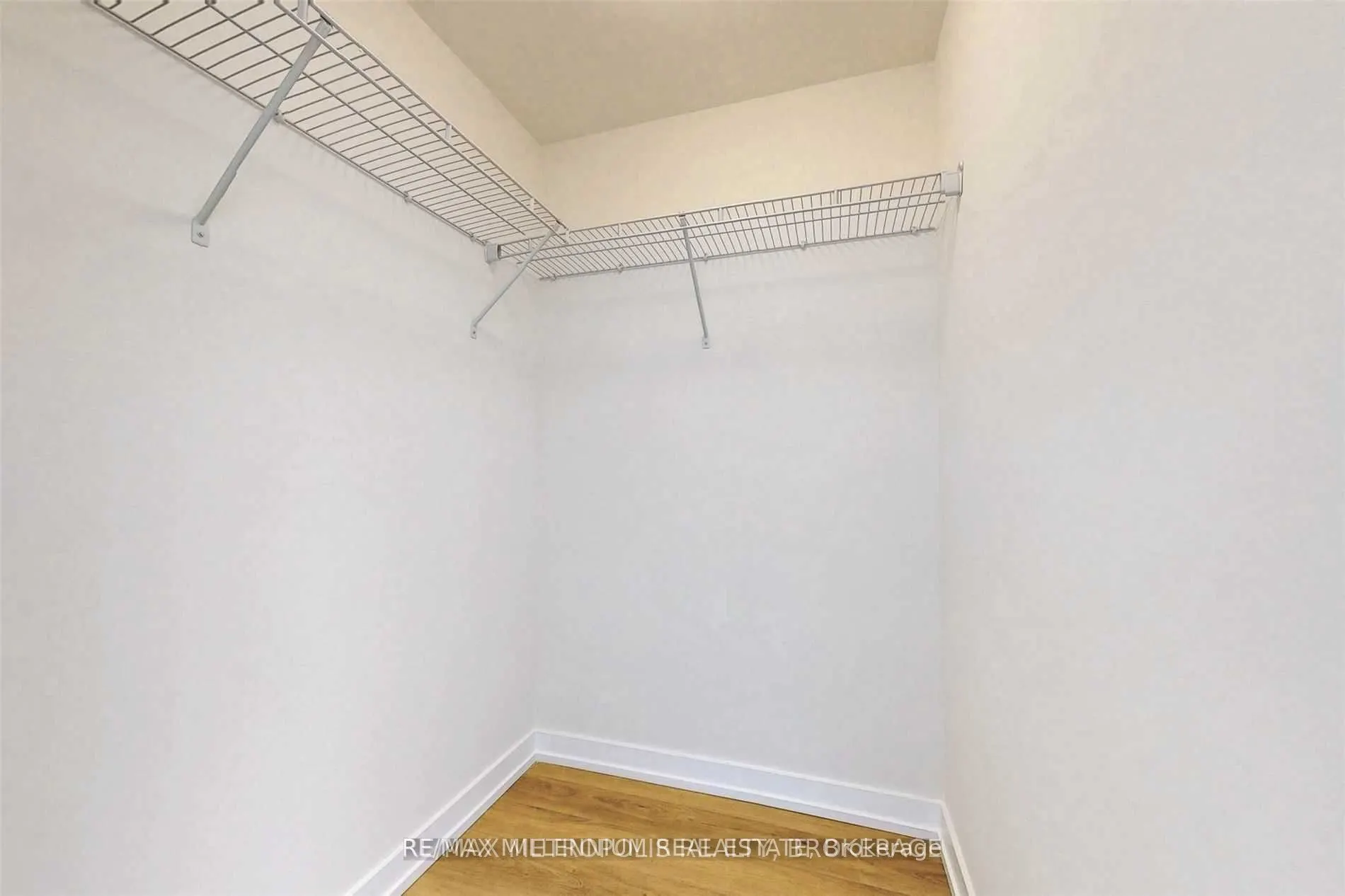 2300 St Clair Avenue W, #807