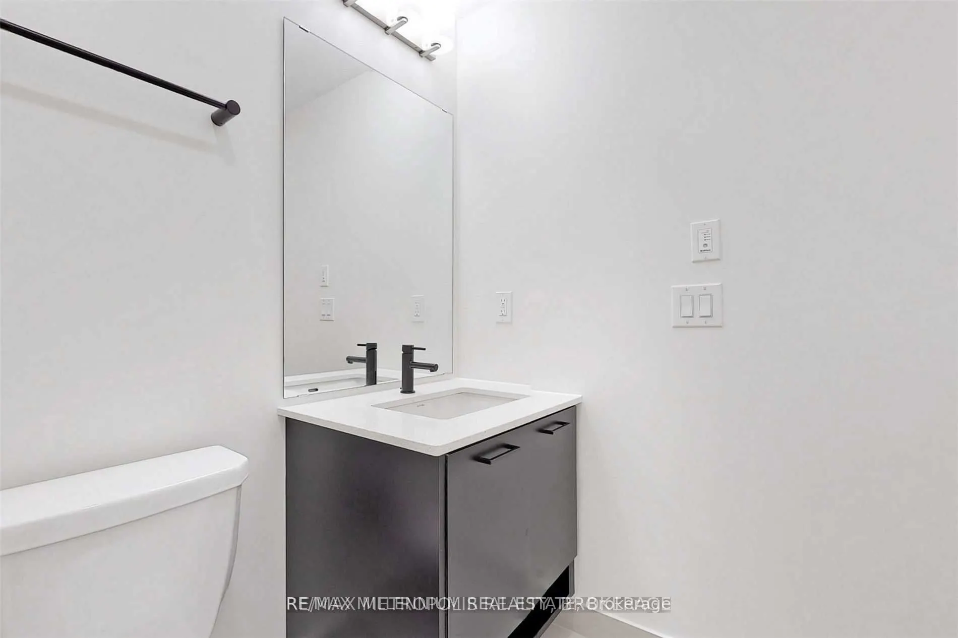 2300 St Clair Avenue W, #807