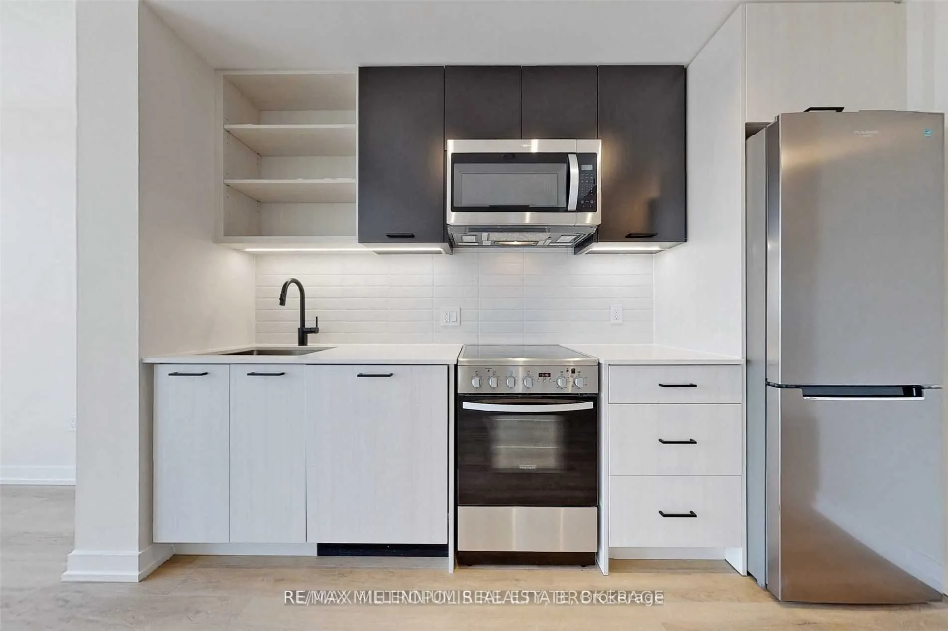 2300 St Clair Avenue W, #807