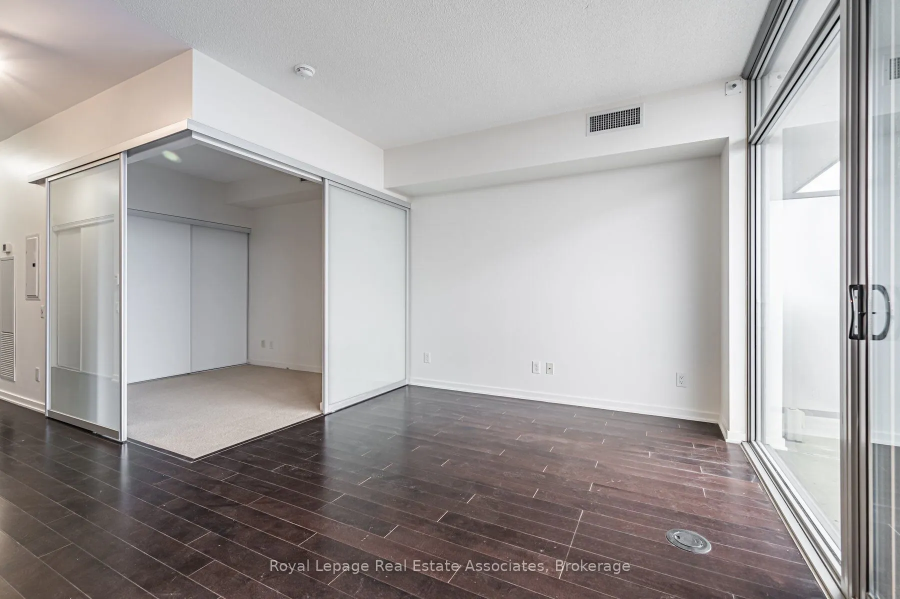 105 The Queensway, #2206