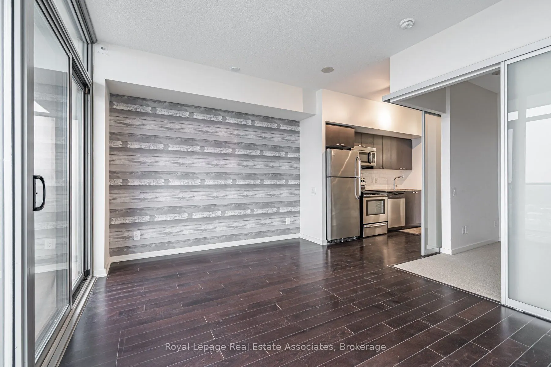 105 The Queensway, #2206