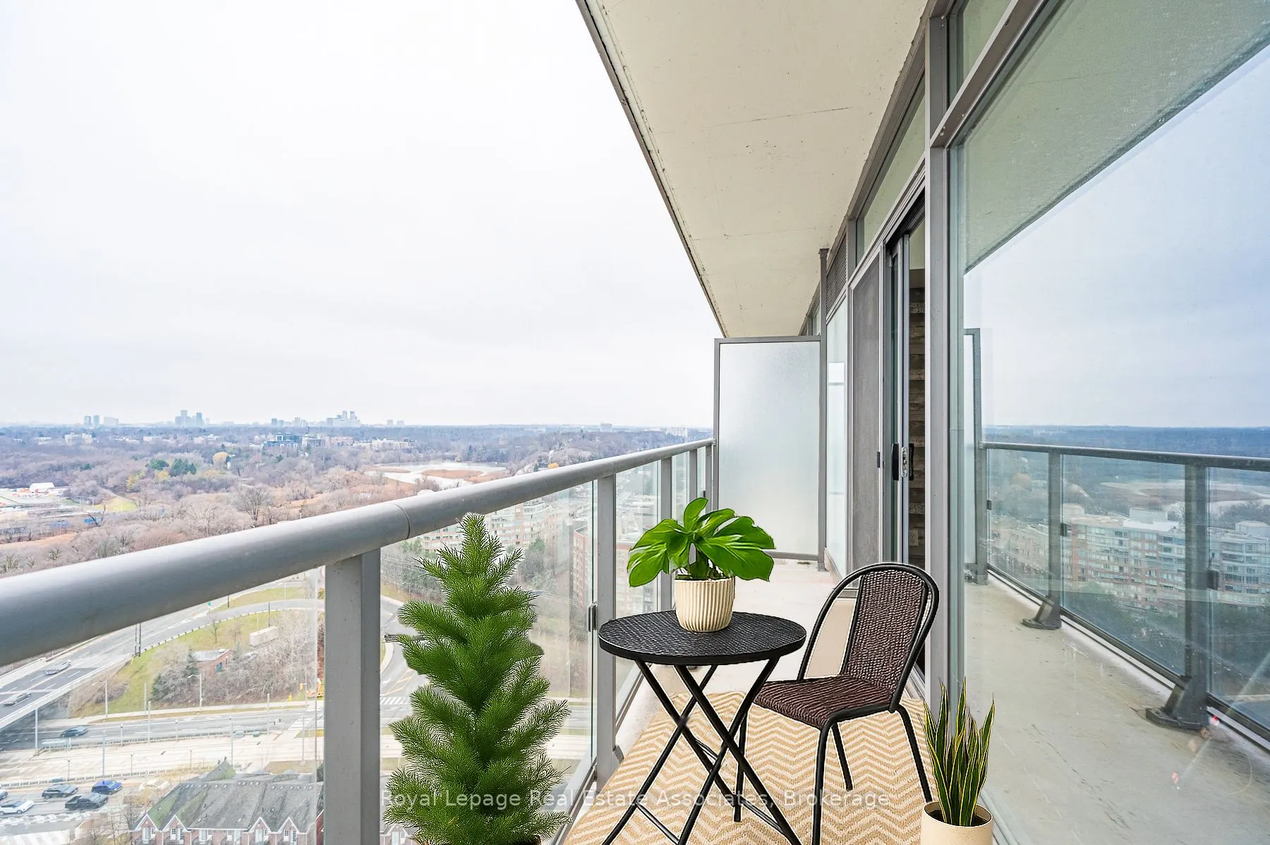 105 The Queensway, #2206