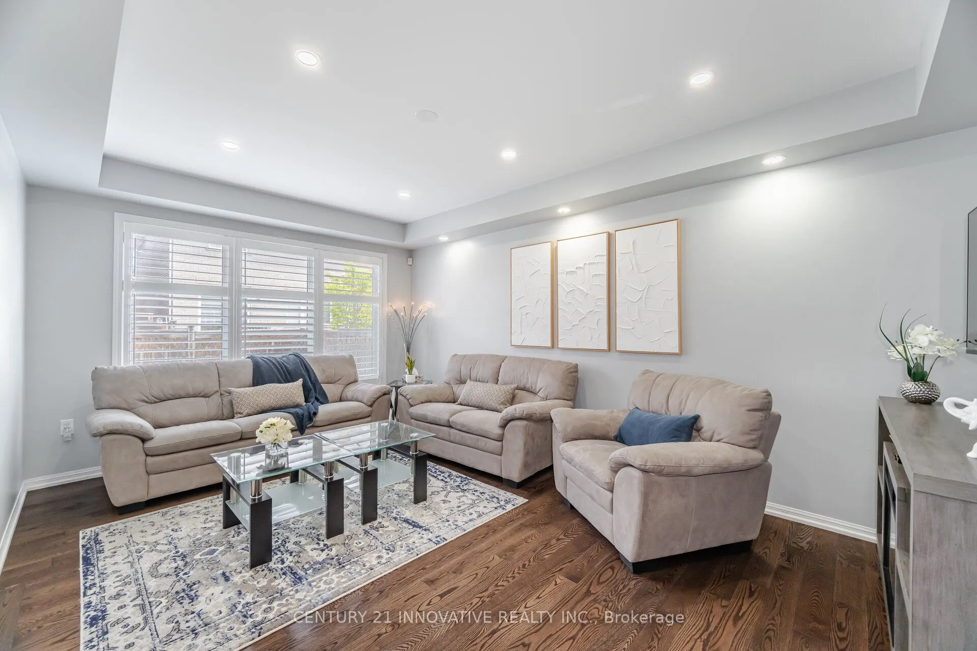 909 Asleton Boulevard