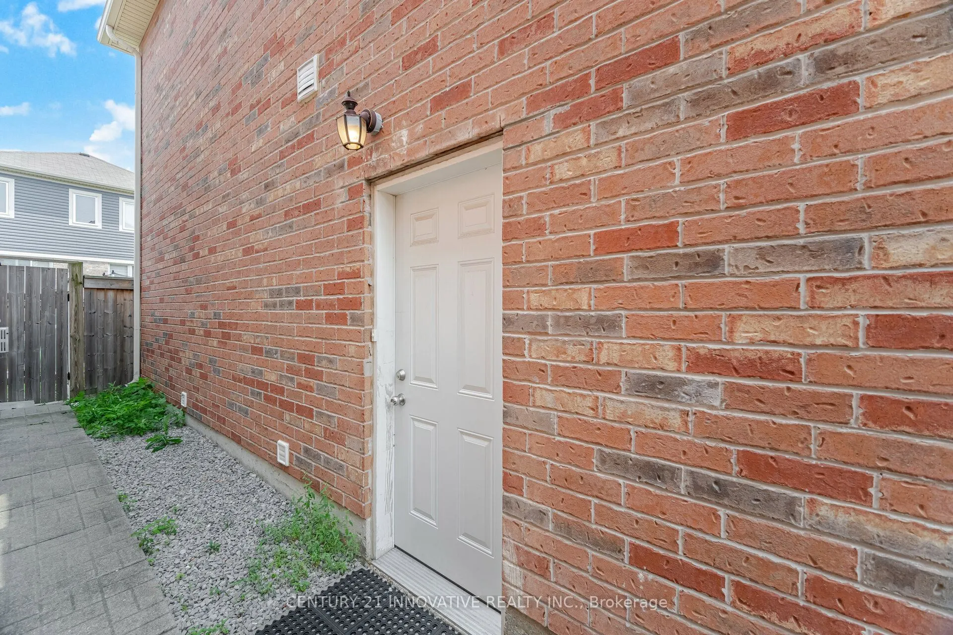 909 Asleton Boulevard