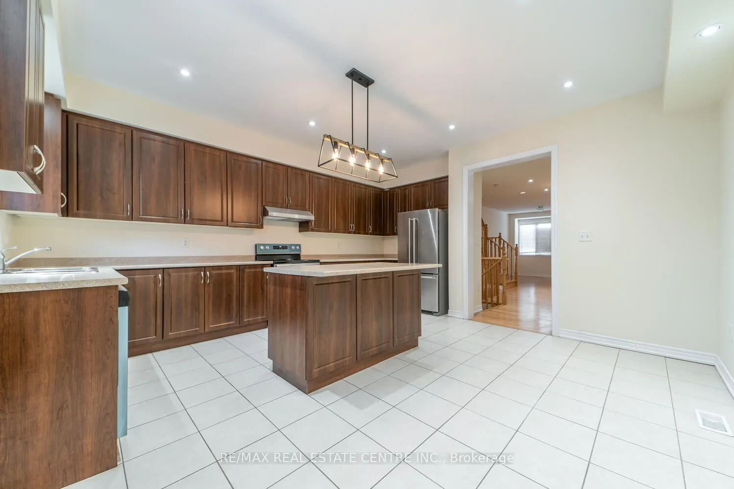 1449 Granrock Crescent