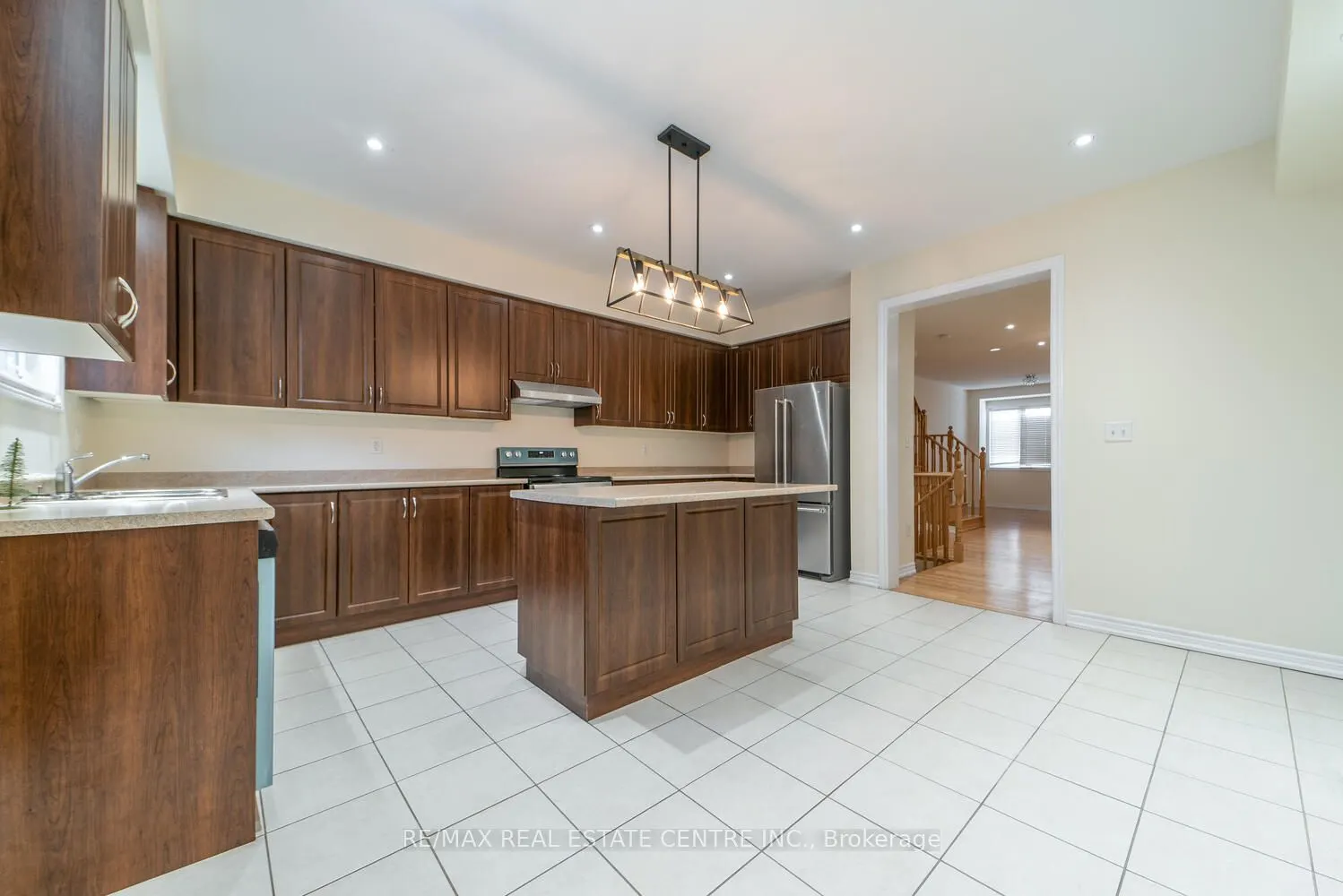 1449 Granrock Crescent
