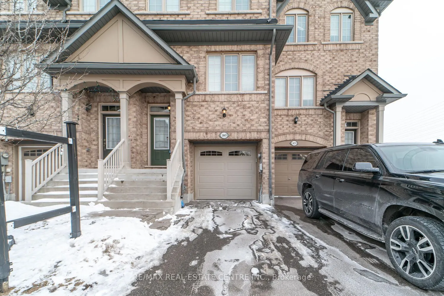 1449 Granrock Crescent