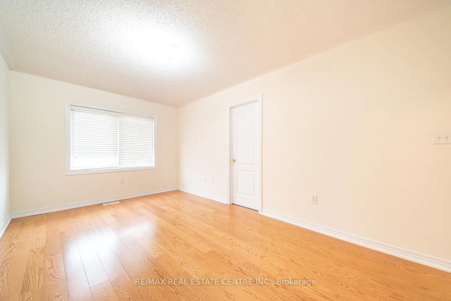 1449 Granrock Crescent