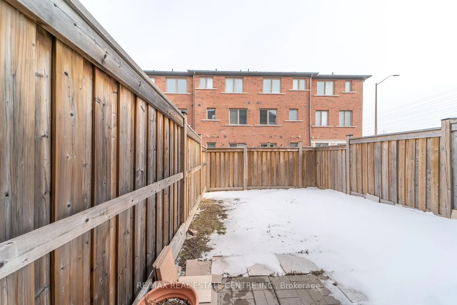 1449 Granrock Crescent