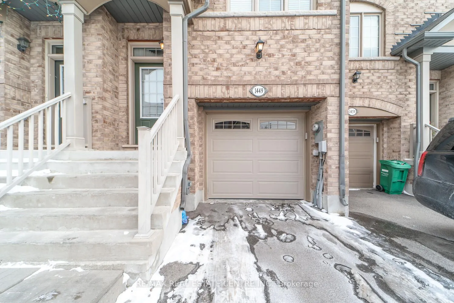 1449 Granrock Crescent