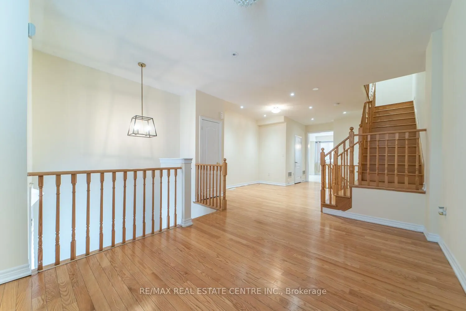 1449 Granrock Crescent