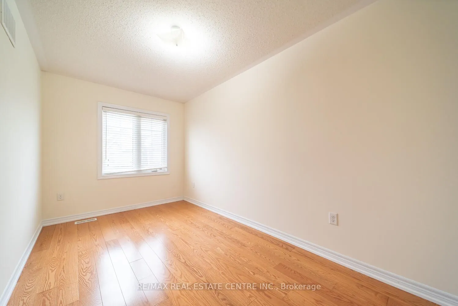 1449 Granrock Crescent
