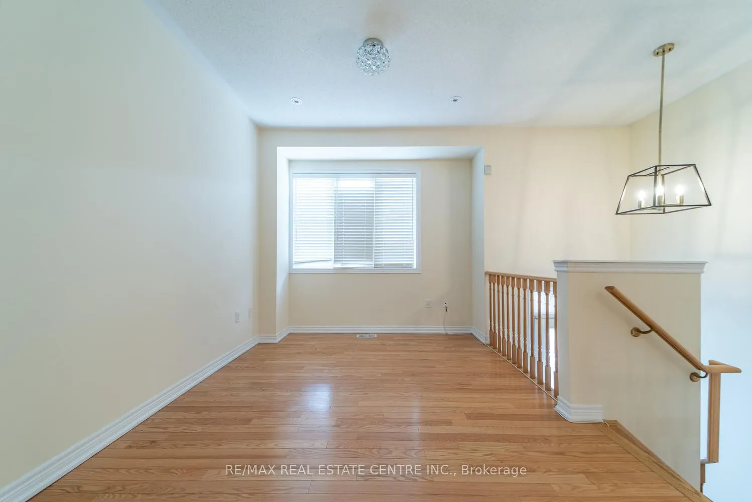 1449 Granrock Crescent