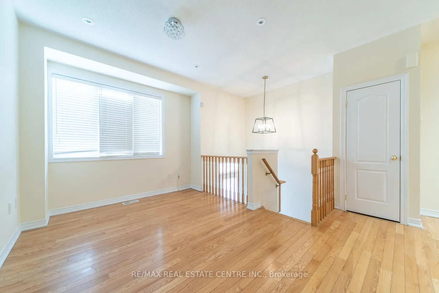 1449 Granrock Crescent