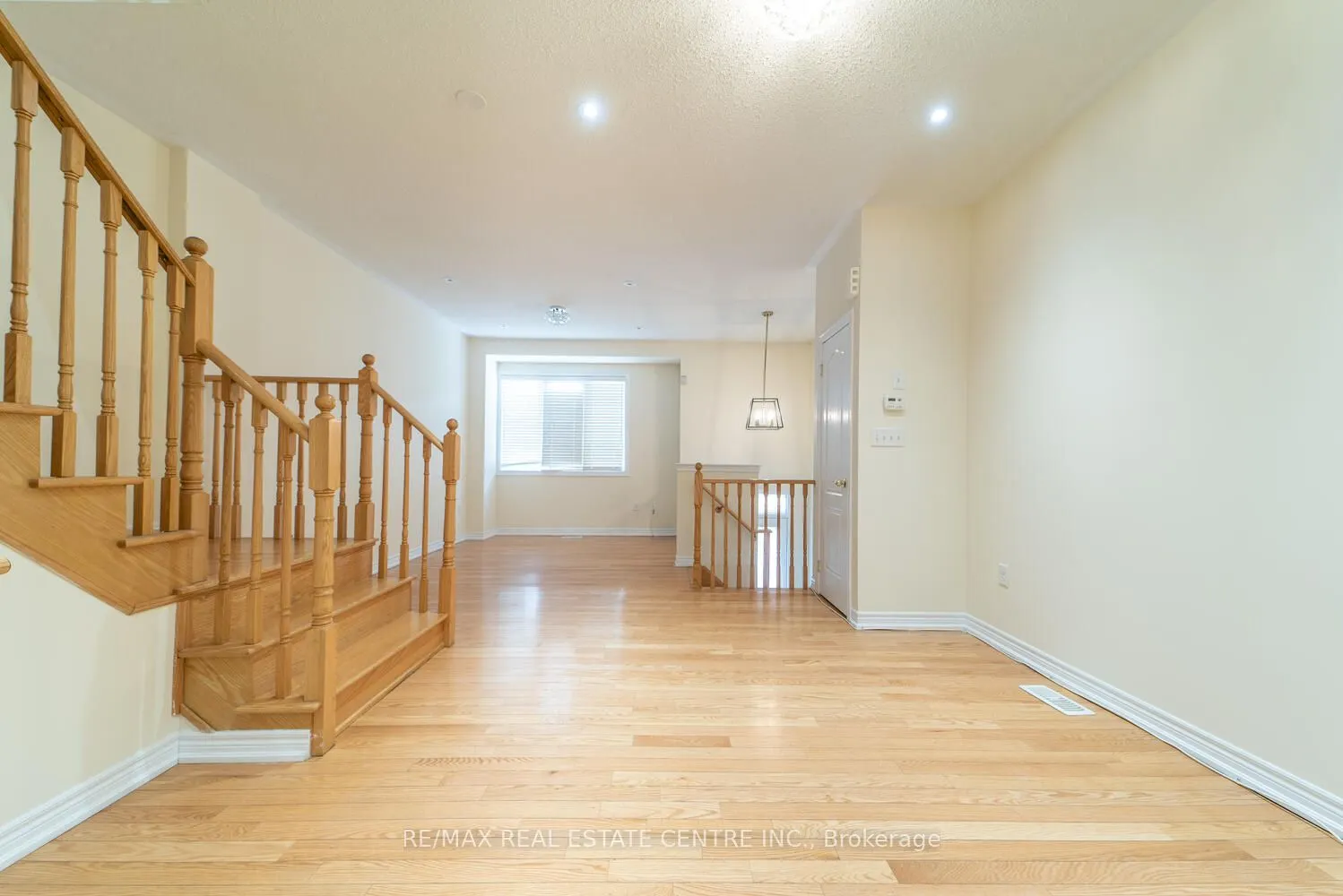 1449 Granrock Crescent