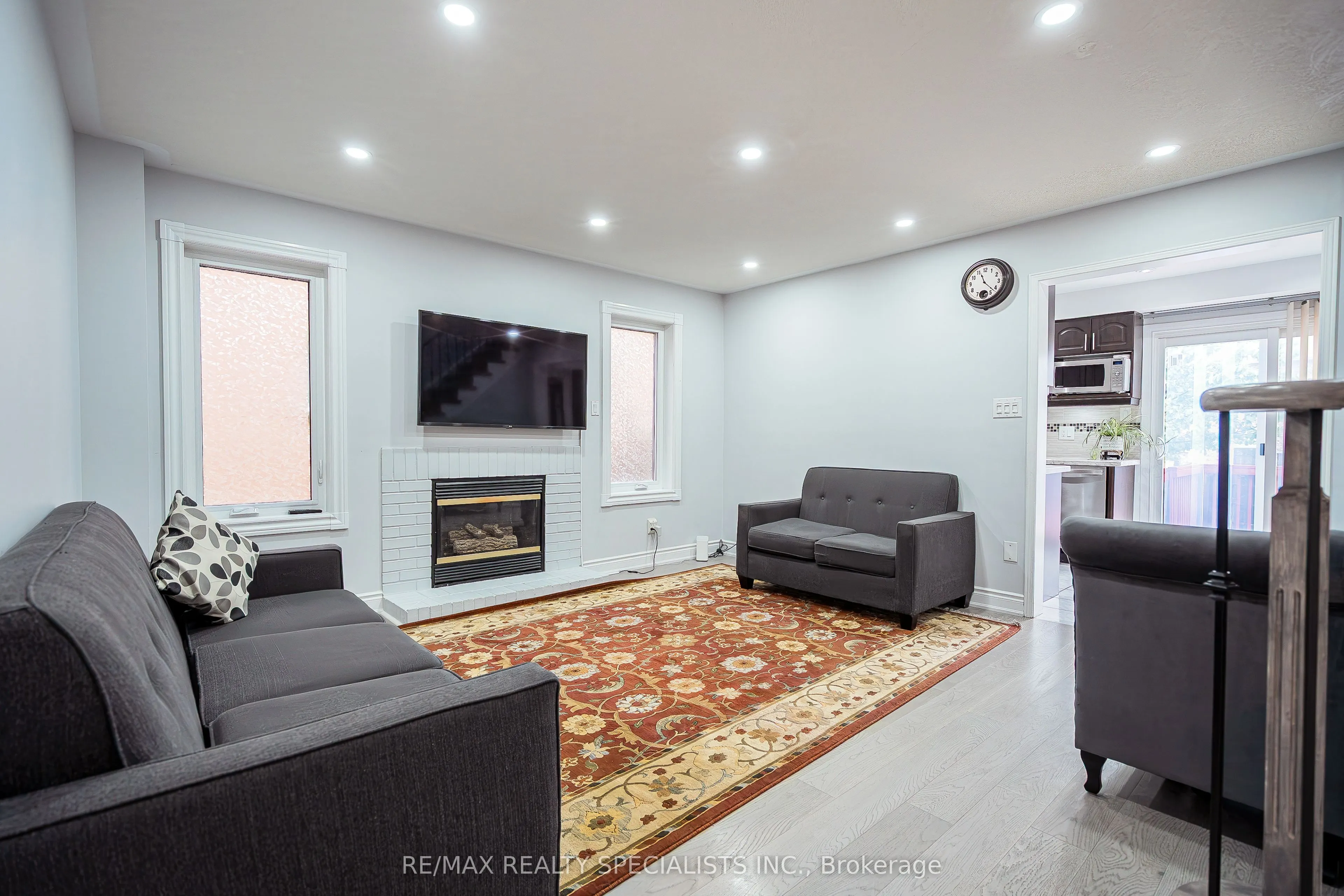 56 Hood Crescent